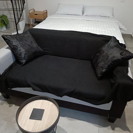 Le Studio Elegance Du Centre Oyonnax Luaran gambar